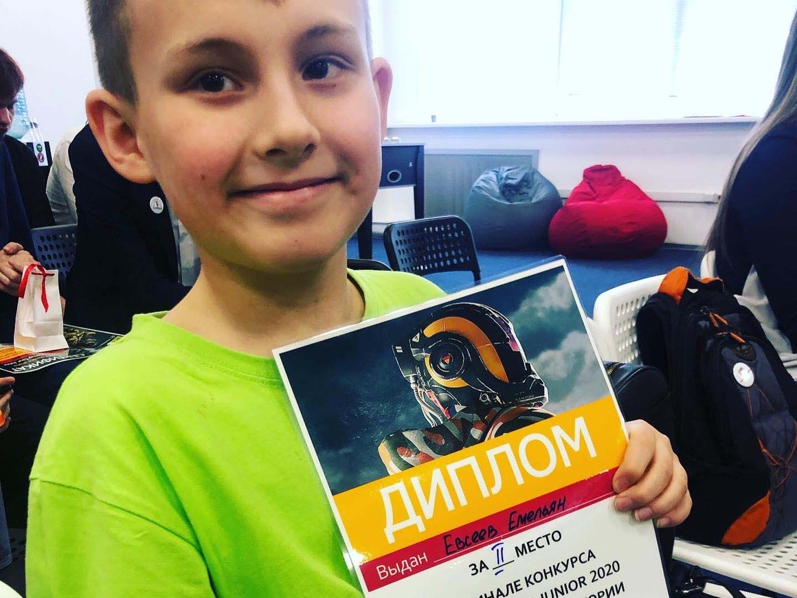 Третьеклассник из Перми создал роботизированную трость для незрячих людей