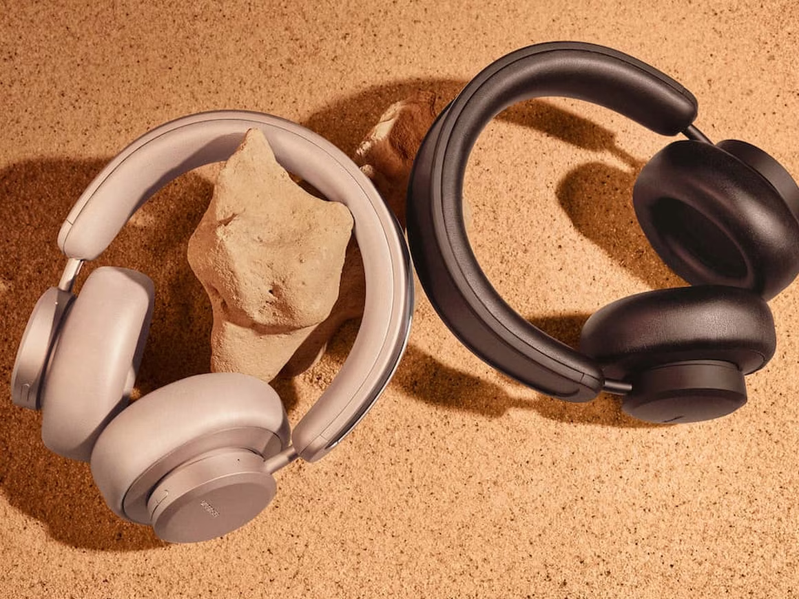 Надоело заряжать гаджеты? Шведская компания разработала компактные солнечные панели для электроники