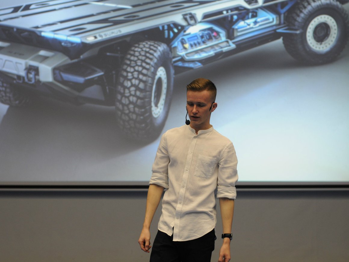 У нас нет возможности облажаться: Как в 21 год запустить систему беспилотных грузовиков и выйти в Европу