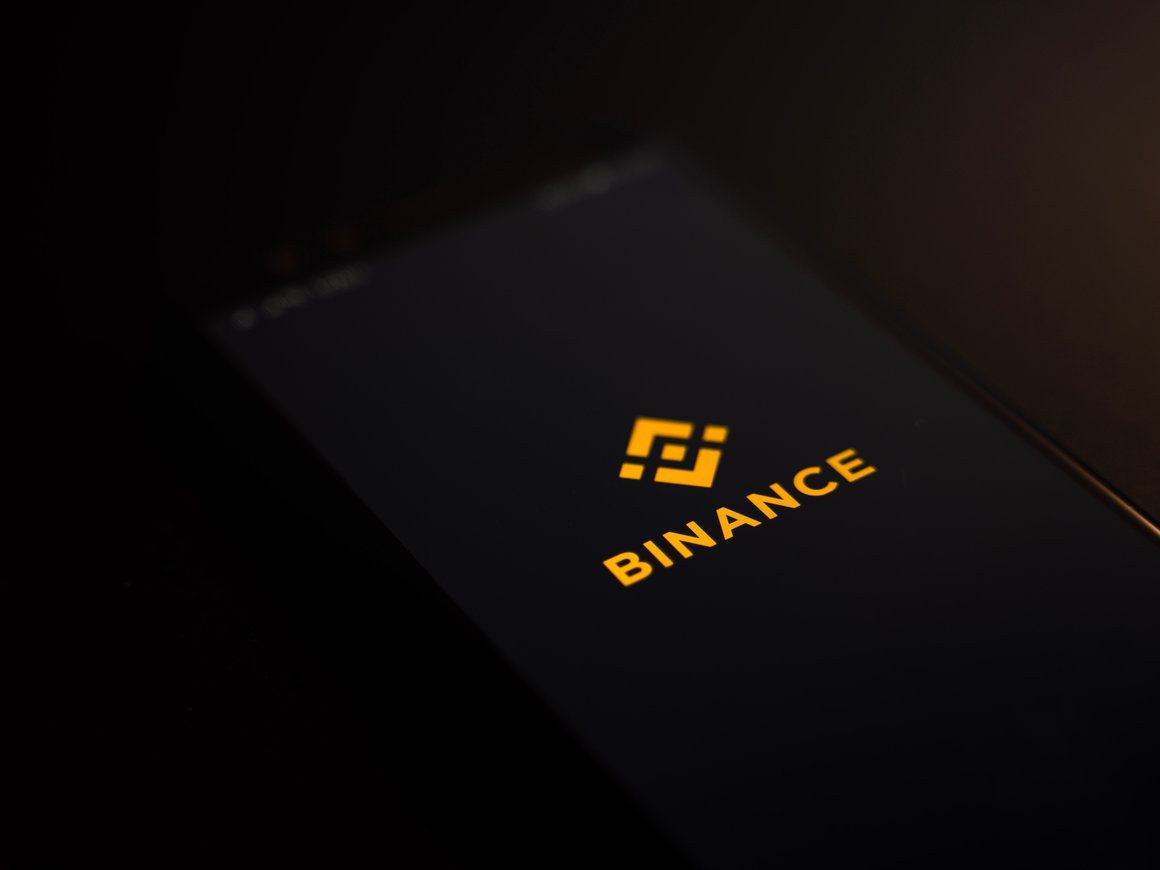 Binance ограничит доступ пользователям из России с активами более €10 тысяч