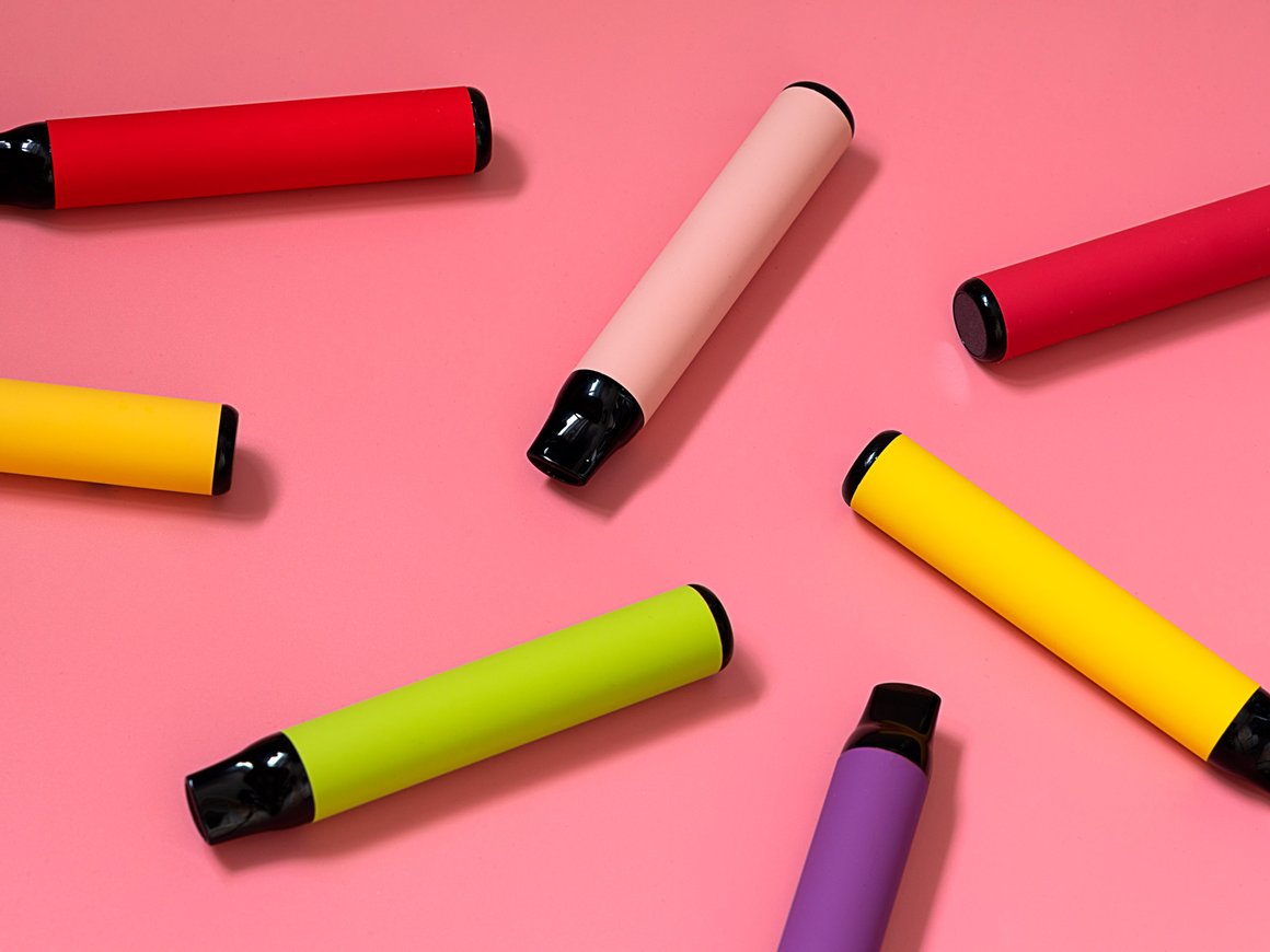 В Госдуме предложили запретить оборот вейпов в России