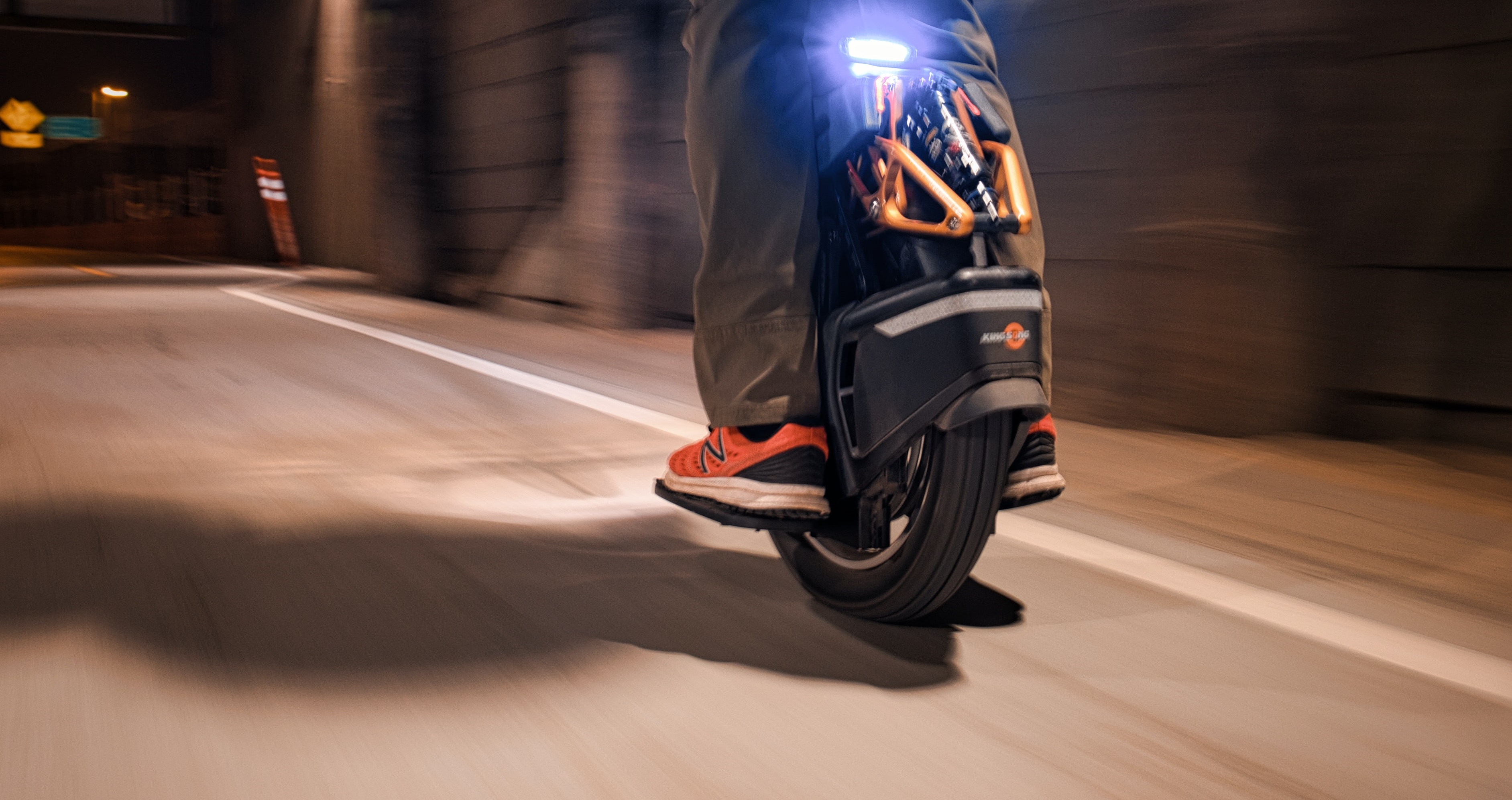 ЛДПР предлагает ввести номерные знаки для электросамокатов и моноколес