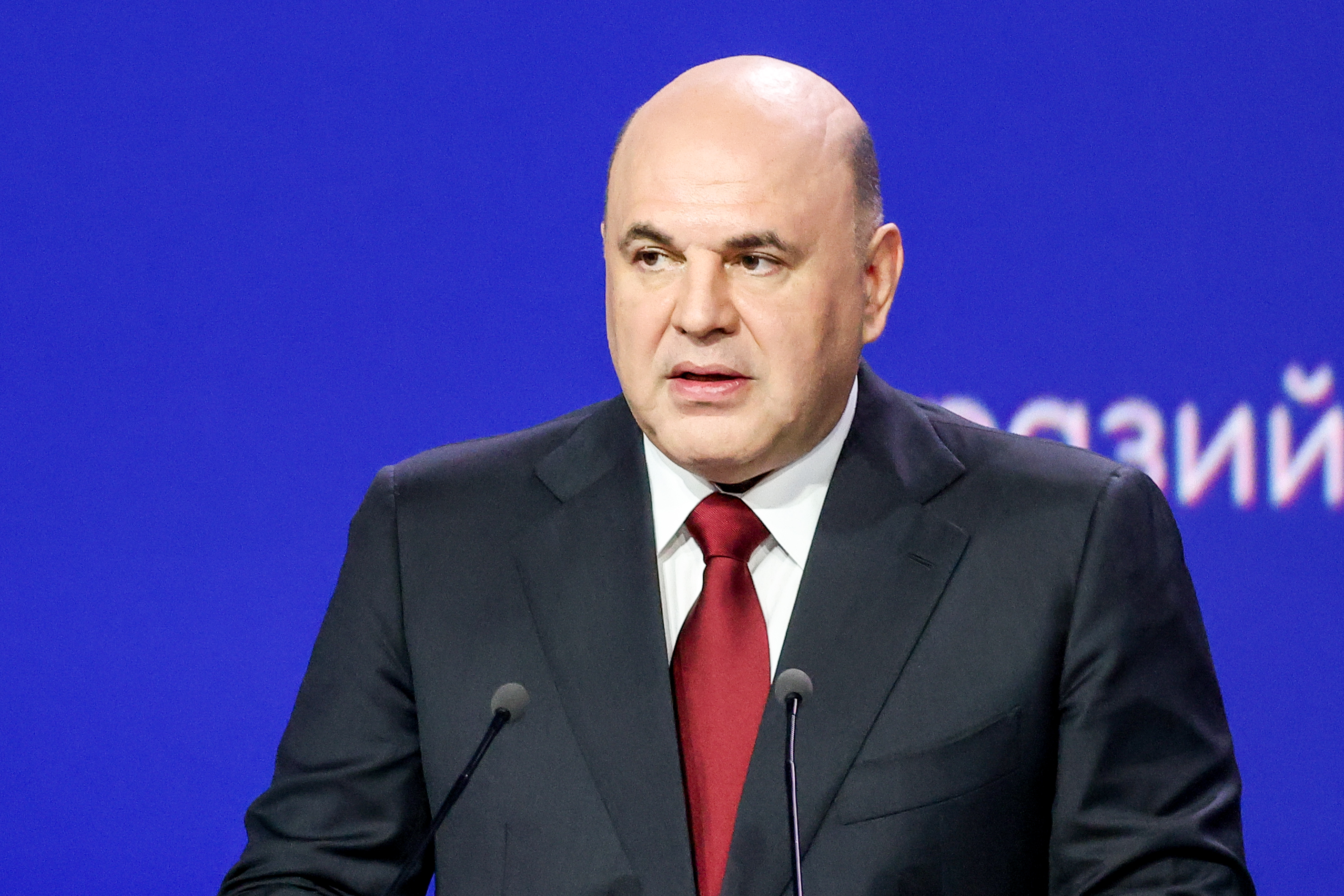 Мишустин призвал ФАС проконтролировать цены на авиа- и железнодорожные билеты