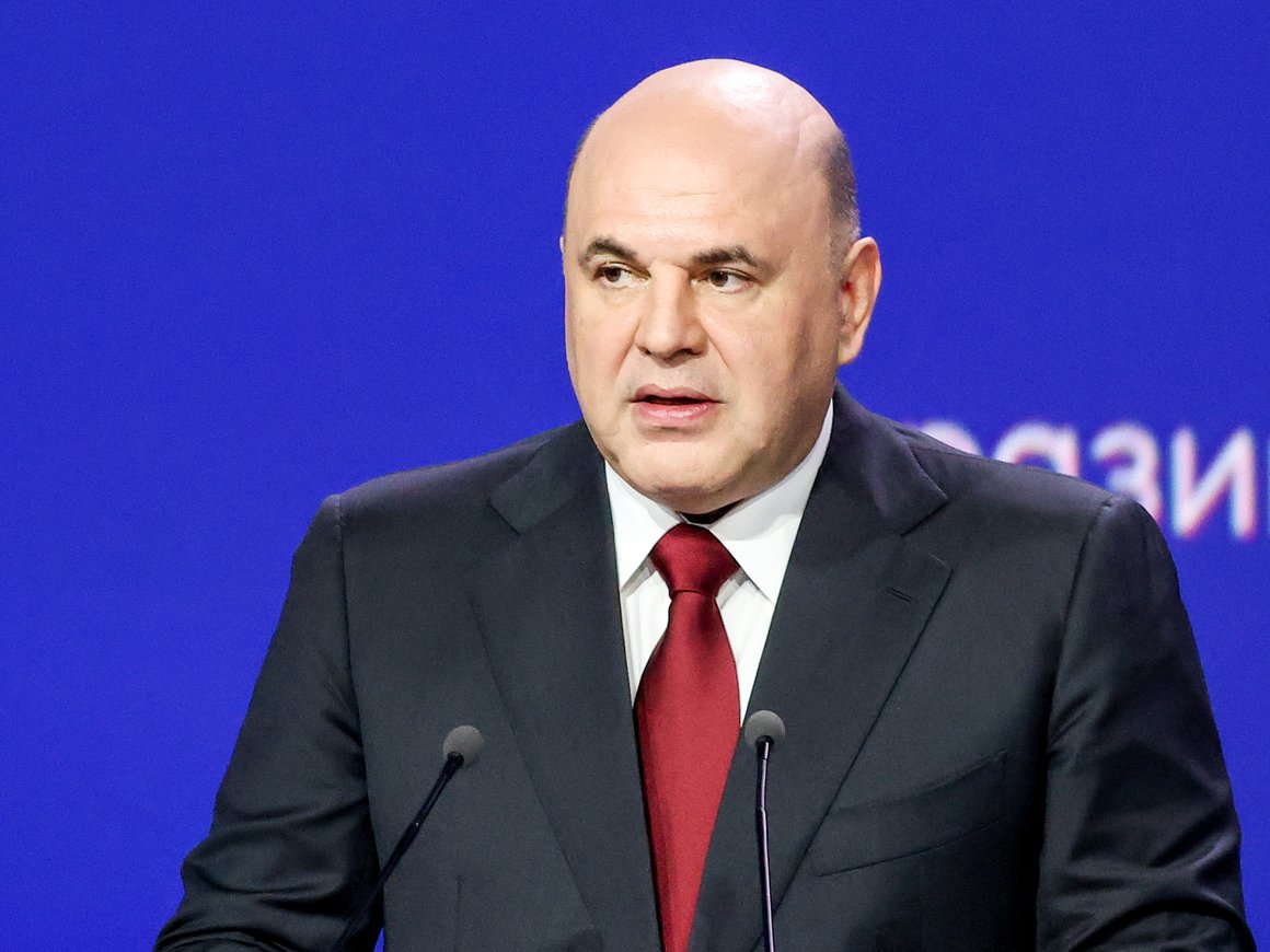 Мишустин призвал ФАС проконтролировать цены на авиа- и железнодорожные билеты