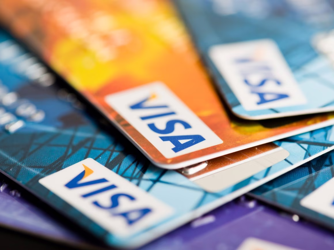 Российские банки потребовали от клиентов обосновать мелкие переводы с карты на карту