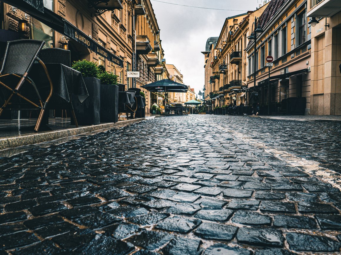 Россиянам запретили покупать недвижимость в Литве