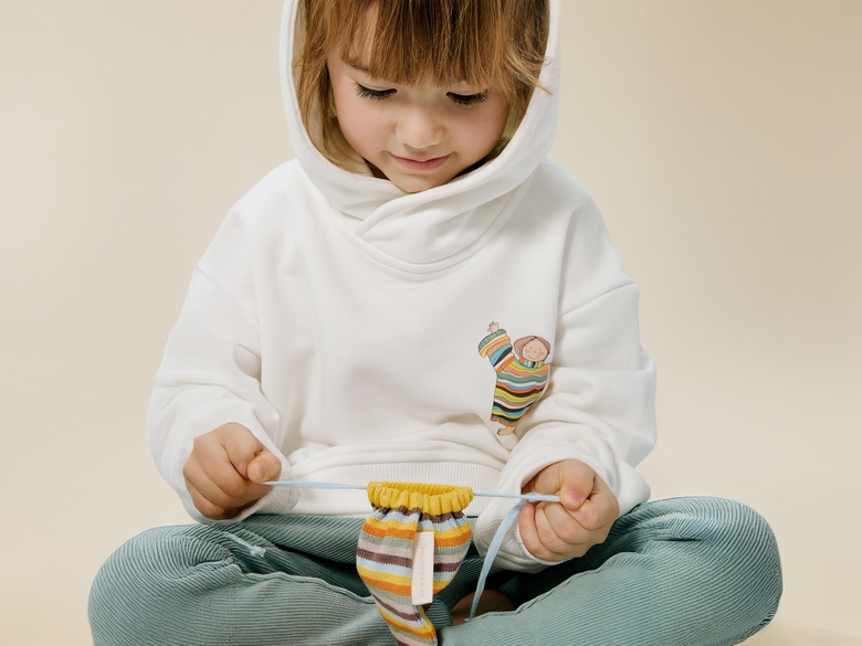 Lamoda запустила благотворительную капсулу с фондом «Тебе поверят»: коллекция посвящена теме личных границ