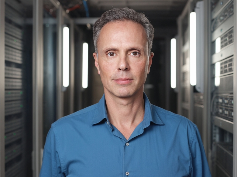 Главный инженер Apple хочет покинуть пост — компания может «повысить» его до преемника Тима Кука, чтобы удержать