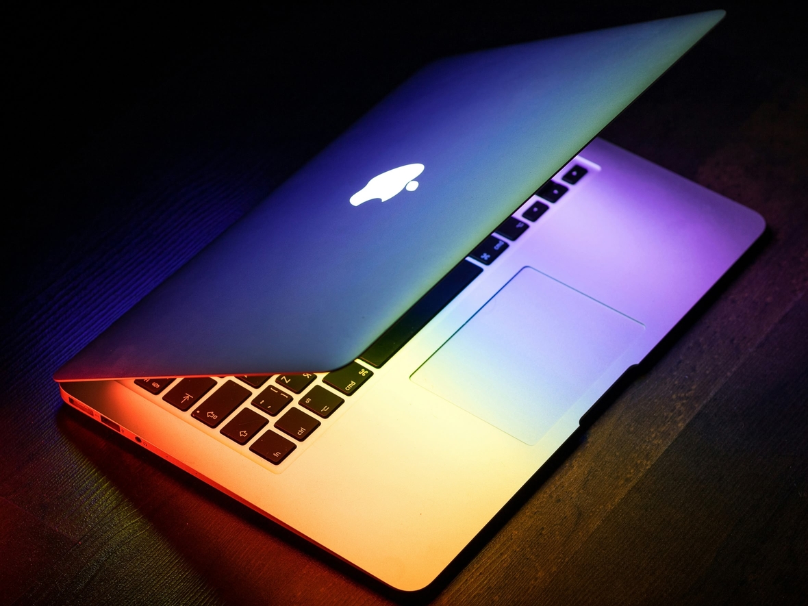 Apple впервые не попала в топ-5 любимых брендов россиян в 2025-м — компанию обошли Яндекс и Ozon