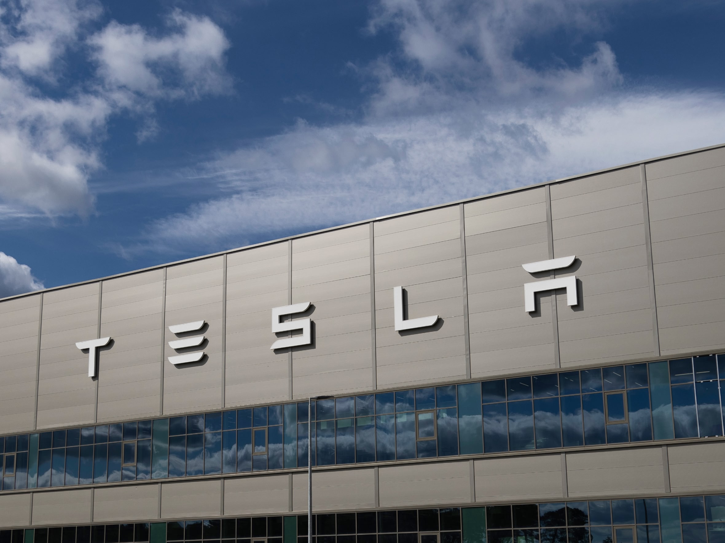 Tesla показала «доступные» электрокары Model Y Standard и Model 3 Standard — не за $25 тысяч, как обещал Илон Маск