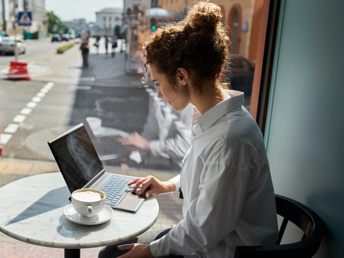 Самозанятые смогут делать добровольные страховые взносы с 2026 года — аналитики видят риски