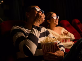 Сборы российского кинопроката превысили рекордные 10 млрд ₽ за праздники: самый кассовый фильм — «Чебурашка 2»