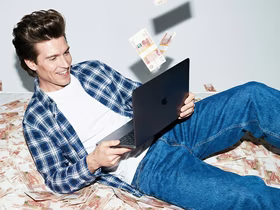 Доход самозанятых вырос почти на 40% в 2025-м — до 3 трлн ₽: в бюджет поступило 136 млрд ₽ налогов