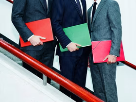 Платформа hh.ru опубликовала рейтинг работодателей за 2025 год: в лидерах — «Альфа-Банк», «СберМаркетинг», «Иви»