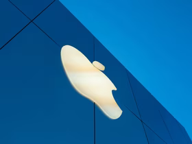 Apple выпустит ИИ-гаджет, который можно носить на одежде — устройство будет оснащено камерами и микрофонами