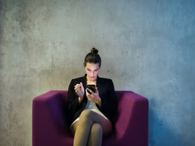 Wildberries расширяет внедрение нейросети: теперь ИИ анализирует отзывы в приложении и делает краткий пересказ