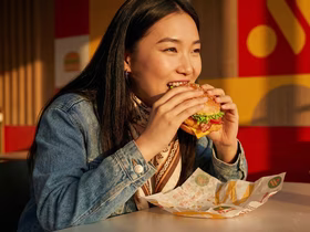 Азиатское меню возвращается: с 5 февраля во «Вкусно — и точка» появятся бургеры в честь Китайского Нового года