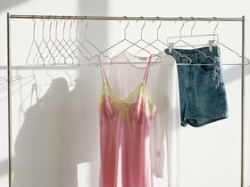 Количество продавцов на маркетплейсах снизилось почти на 7% в 2025-м — уходит бизнес с оборотом менее 100 тыс. ₽