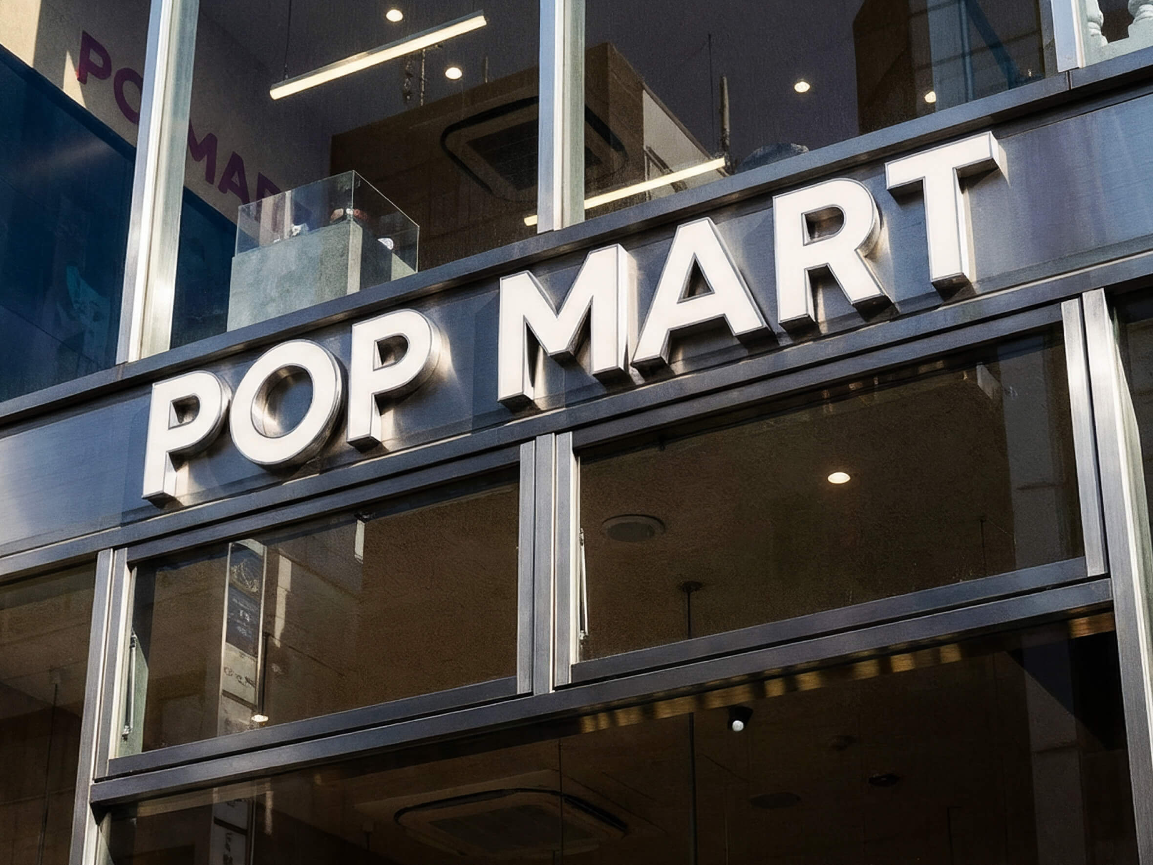 Labubu не помогает: компания Pop Mart потеряла $33 млрд стоимости — акции упали на 30% и продолжают снижение