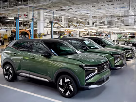 Зелёные Lada Azimut на заводе АвтоВАЗа