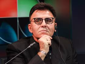 Александр Жаров