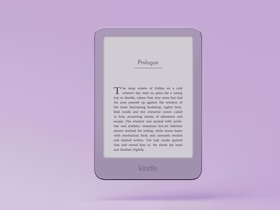 Amazon Kindle розового цвета на розовом фоне
