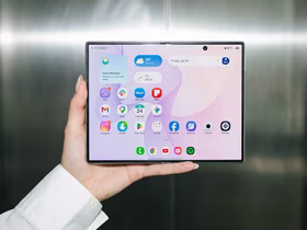 Складной смартфон Samsung