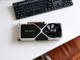 Видеокарта NVIDIA на столе
