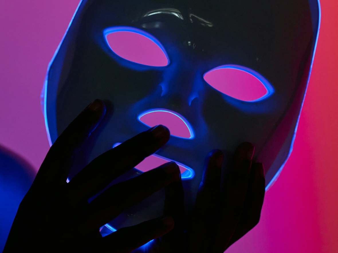 300 млн ₽ на фейковых розыгрышах: мошенники используют взломанные аккаунты блогеров и подделывают бренды