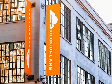 Масштабный сбой — второй раз за месяц: пользователи сообщают об ошибках в работе провайдера Cloudflare