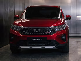 Кроссовер Honda WR-V красного цвета