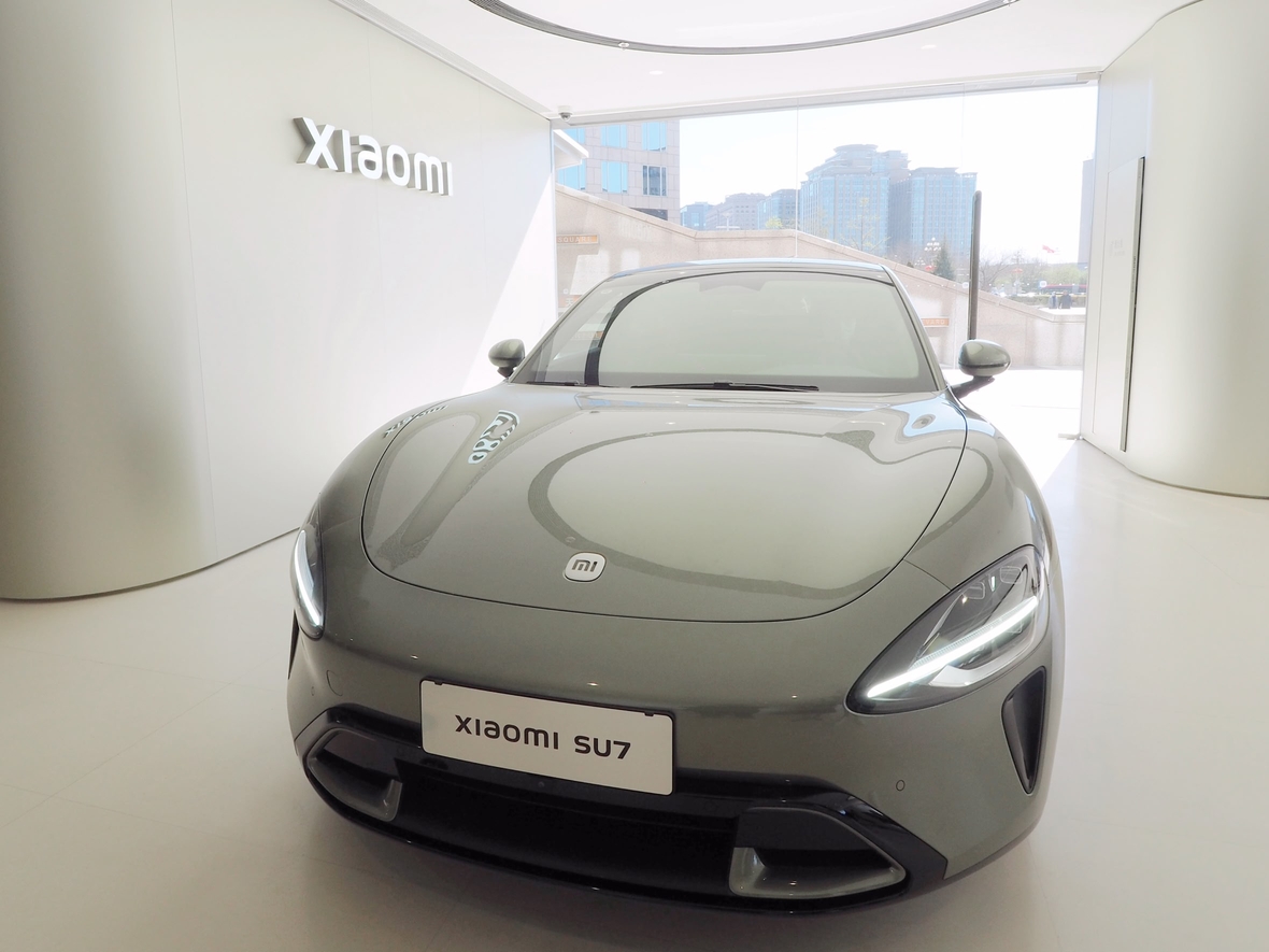 Акции Xiaomi упали почти на 9% после ДТП с электромобилем SU7: во время пожара двери машины были заблокированы