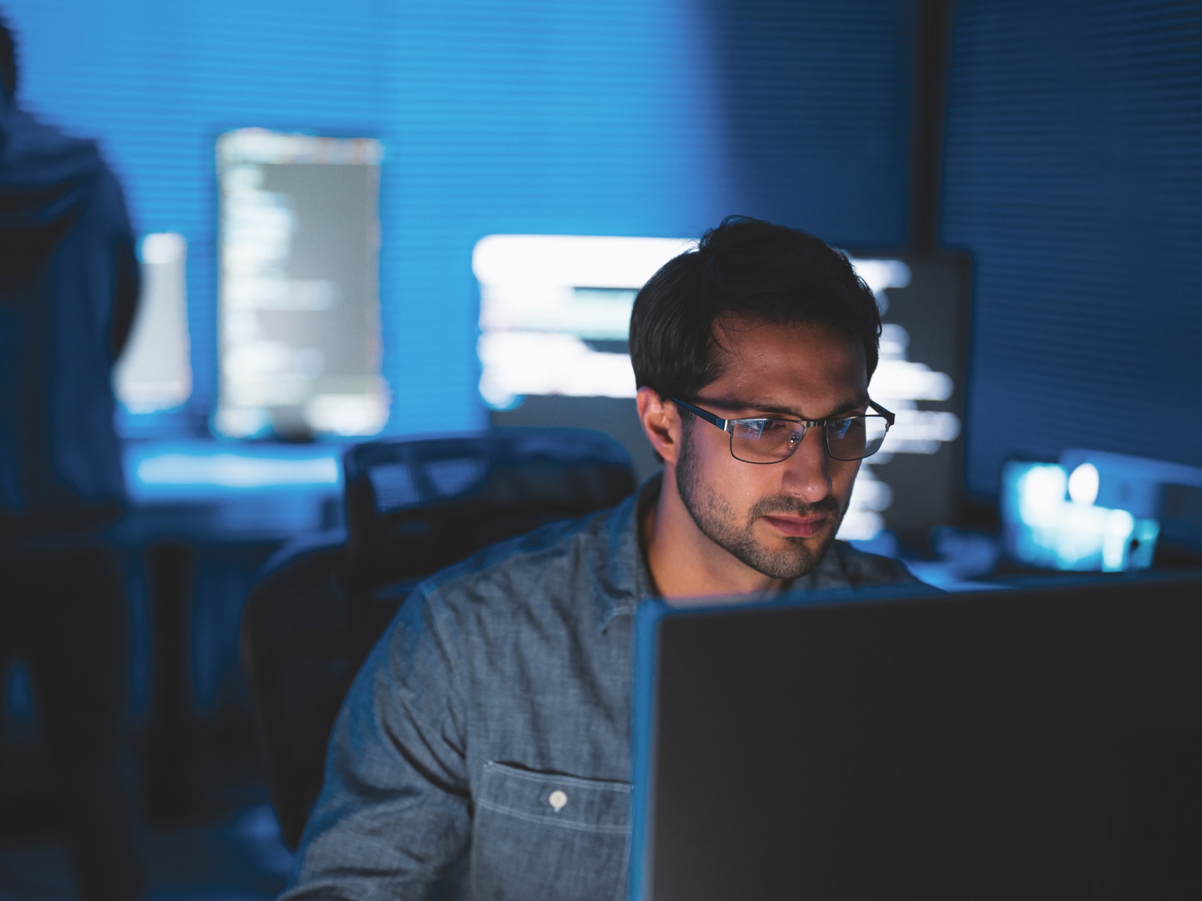 Минцифры введёт штрафы за использование иностранного ПО — на отечественное перешли только 45% российских компаний