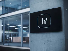 Apple лишилась одного из самых перспективных сотрудников: главный дизайнер iPhone Air перешёл в ИИ-стартап Hark