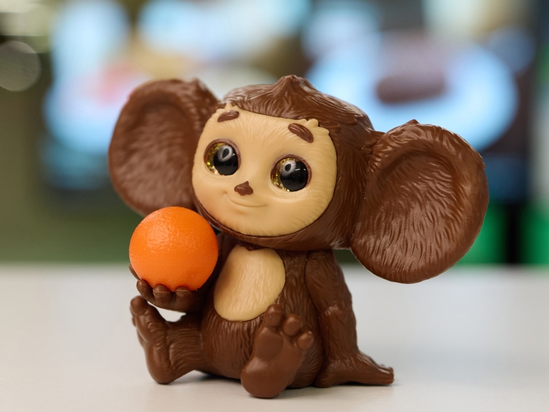 «Вкусно — и точка» запускает коллаборацию с Чебурашкой: в зимних «Кидз Комбо» появятся 6 фигурок с разными эмоциями