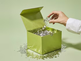 35% компаний готовы потратить до 3000 ₽ на новогодний подарок для сотрудника: самый популярный выбор — сертификат