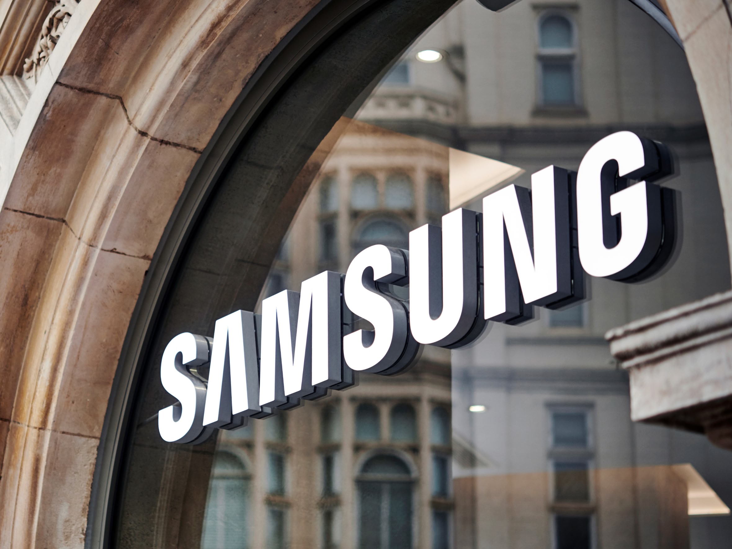 Капитализация Samsung достигла $1 трлн — компания вошла в число 13 крупнейших в мире