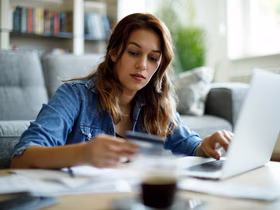 С 1 марта 2026-го — запрет автосписаний и простая отмена подписки: в России ввели новые правила для онлайн-сервисов