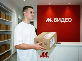 Мужчина в ПВЗ М.Видео
