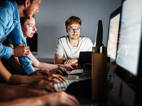 В 2025 году почти половина ИТ-компаний в России увеличили расходы на развитие бренда: большинство — сразу на 30%