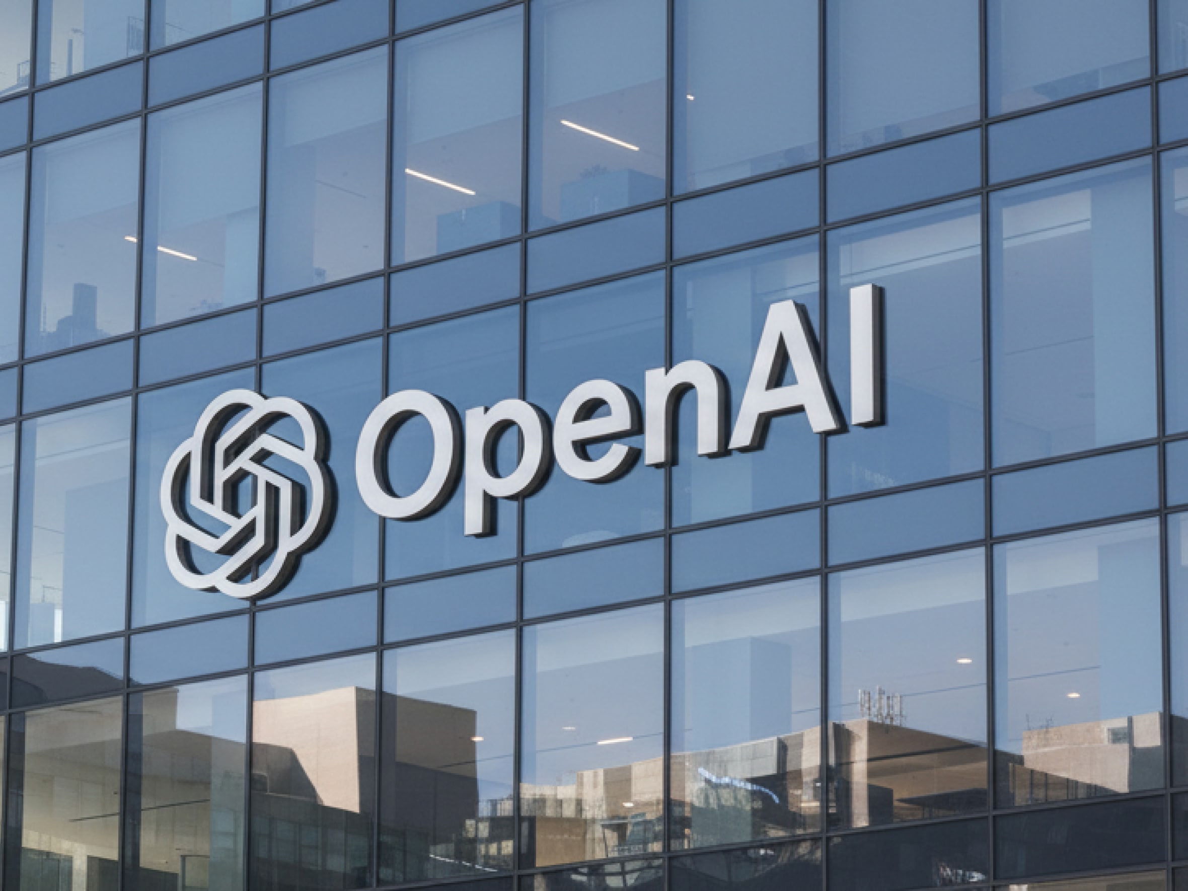 OpenAI готовится к IPO с оценкой до $1 трлн: компания планирует выход на биржу в 2026–2027 годах