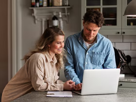 Банк России снизил ключевую ставку пятый раз подряд — с 16,5% до 16% годовых