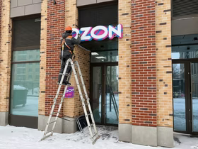 Ozon начал бесплатно передавать новым владельцам закрывающиеся ПВЗ: главное условие — «перспективная локация»