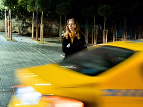 В Москве зарегистрированы уже 2,26 млн самозанятых: чаще всего для работы выбирают перевозки, доставку и маркетинг