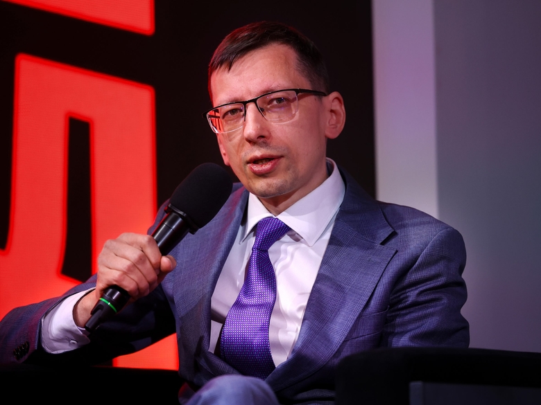 Кадровый дефицит усиливается: эксперты — о том, почему ИИ и цифровизация не заменят людей на рынке труда