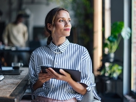 Жители России поделились финансовыми планами на 2026-й: главные расходы — путешествия, ремонт и «инвестиции в себя»