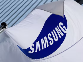 Логотип Samsung на флаге