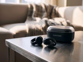 Samsung Galaxy Buds On