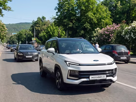Автомобиль «Москвич 3» белого цвета