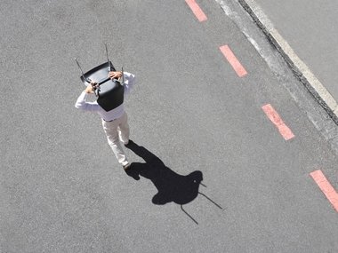 Больше половины жителей России хотя бы раз меняли профессию: зумеры ищут себя, миллениалы — развитие